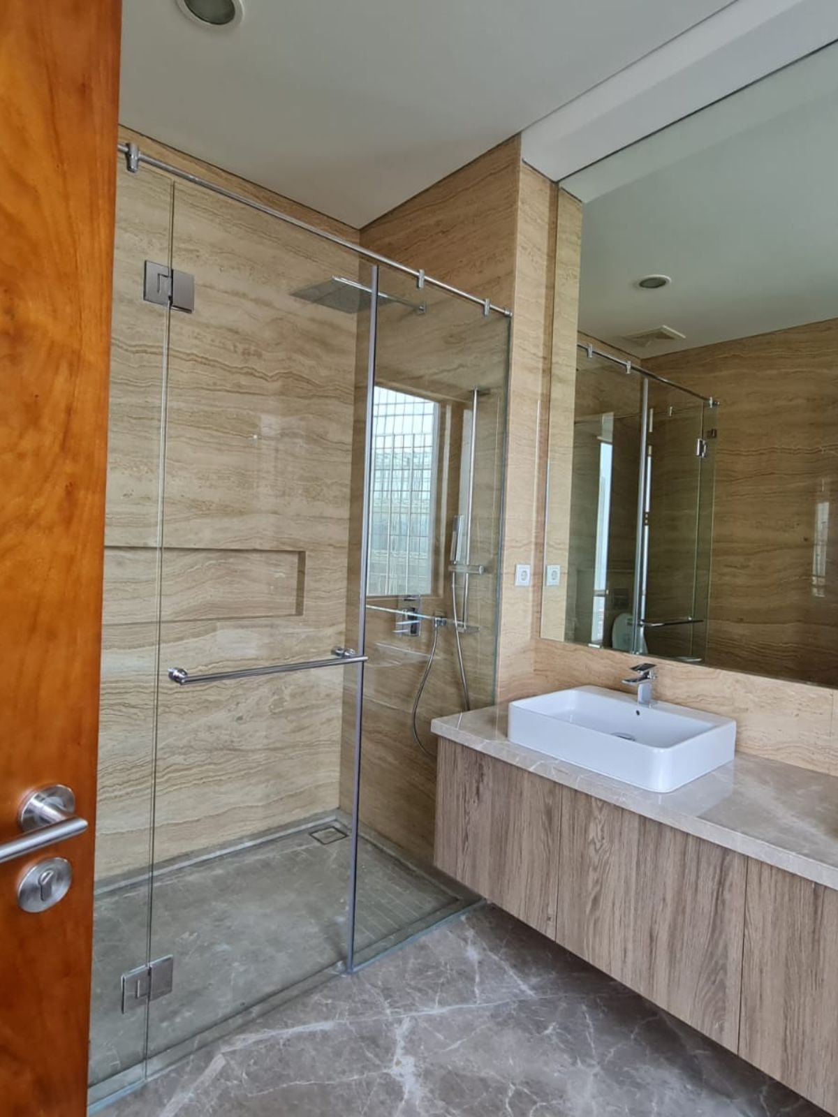 Tower Harmoni 141, common lift, 3 (11)