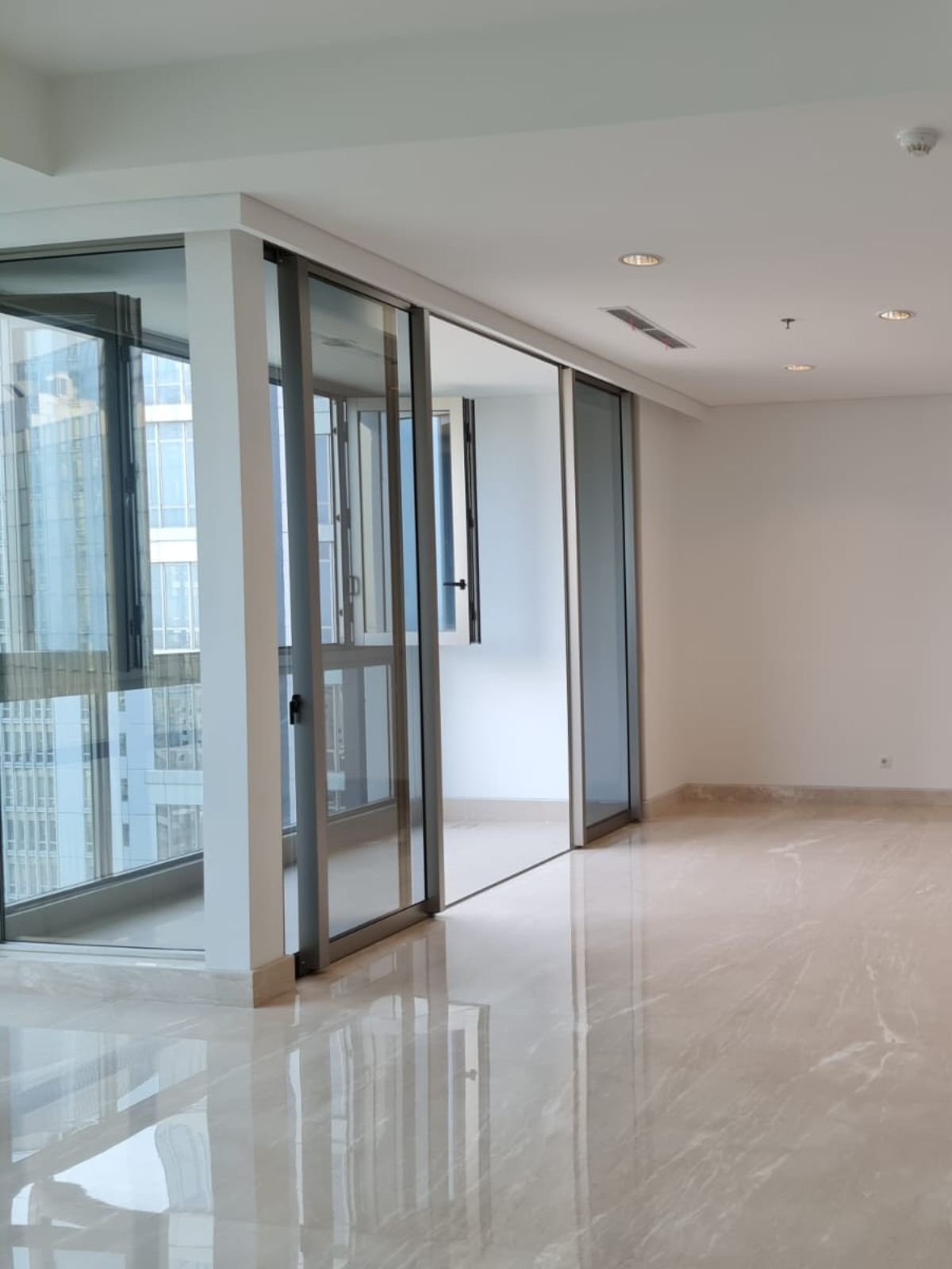 Tower Harmoni 141, common lift, 3